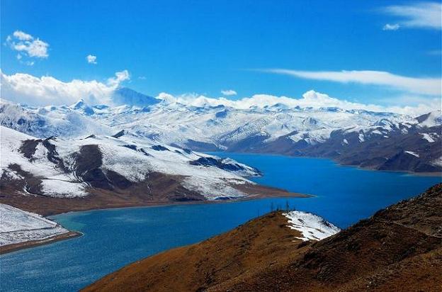 Yamdruktso Lake